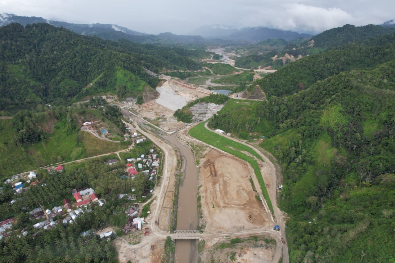 PT Brantas Abipraya (Persero) percepat pembangunan Bendungan Bulango Ulu di Kabupaten Bone Bolango, Gorontalo.
