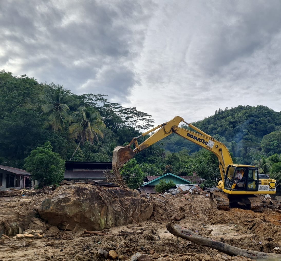 Penyaluran sembako dan alat berat oleh Brantas Abipraya ditujukan untuk mempercepat pemulihan daerah terdampak