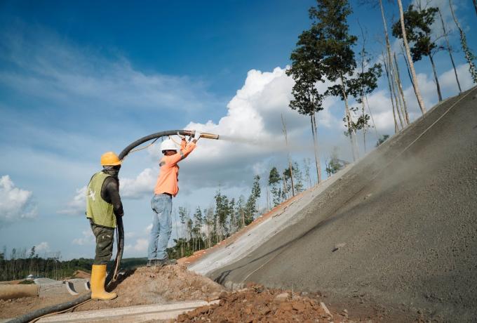 Berperan Aktif Bangun Infrastruktur Jalan di IKN,  Salah Satunya Proyek Jalan Bebas Hambatan Karya Brantas Abipraya 