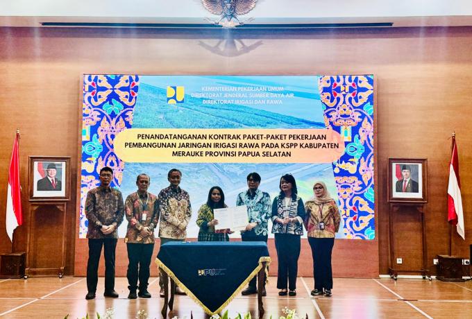 Penandatanganann kontrak Paket Pembangunan Jaringan Irigasi Rawa pada KSPP Kabupaten Merauke (Paket 2) 
